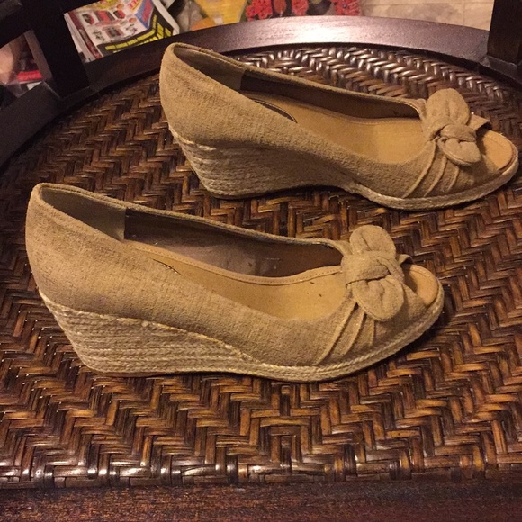 bandolino wedge shoes